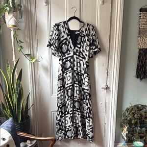 Black and White Patterned Lisa Says Gah Women's Dress